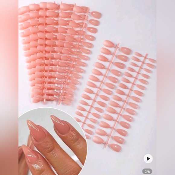 Press On Nails - Picture 2 of 3